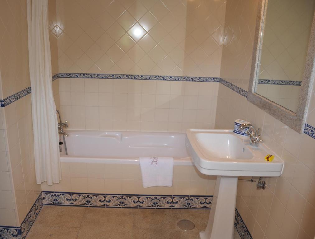 Casa Do Pinheiro - Turismo De Habitacao Hotel Ponte de Lima Habitación foto